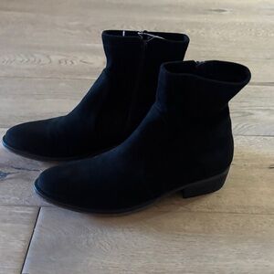 Vaneli Black Ankle Boots
